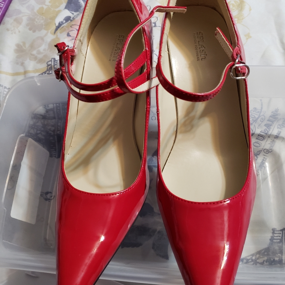 Red heels - Picture 3 of 3